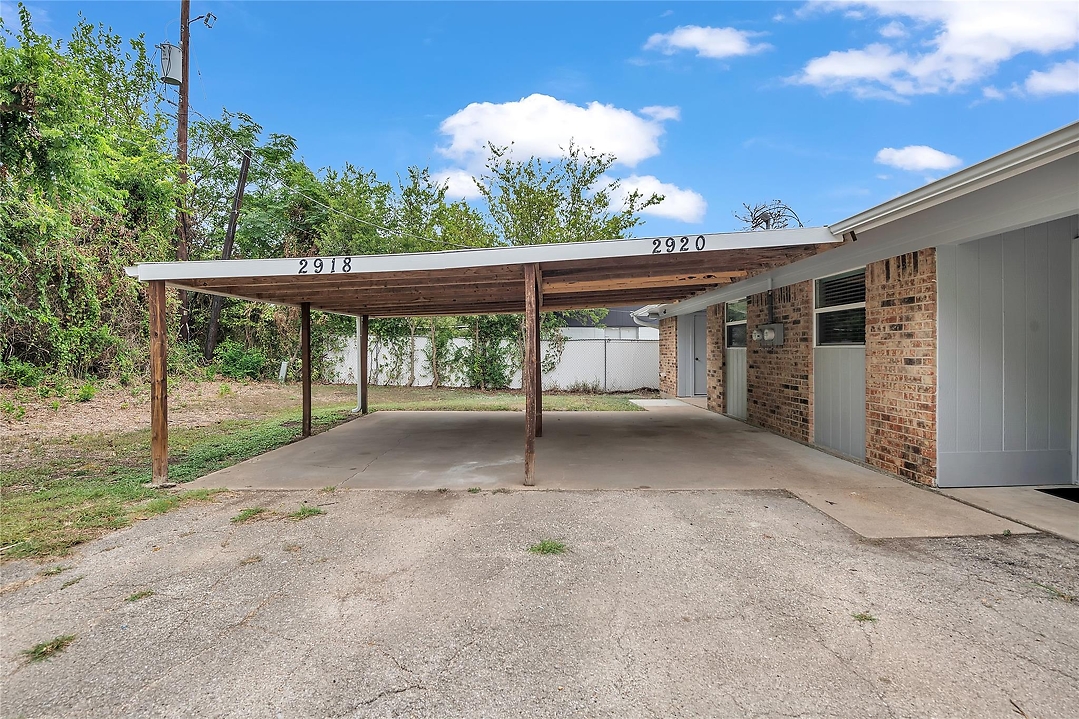 Listing images