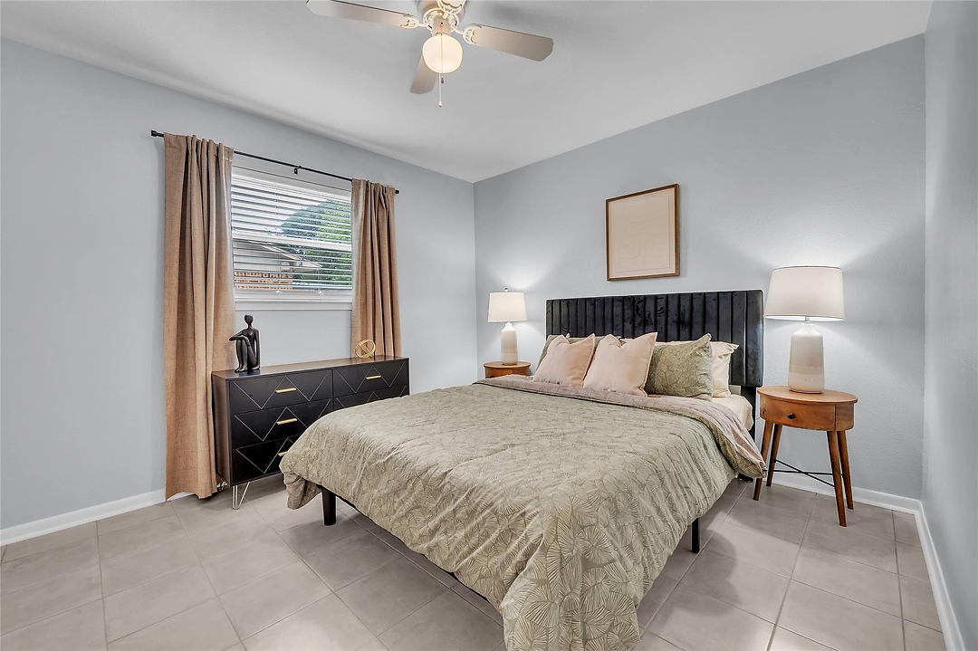 Listing images