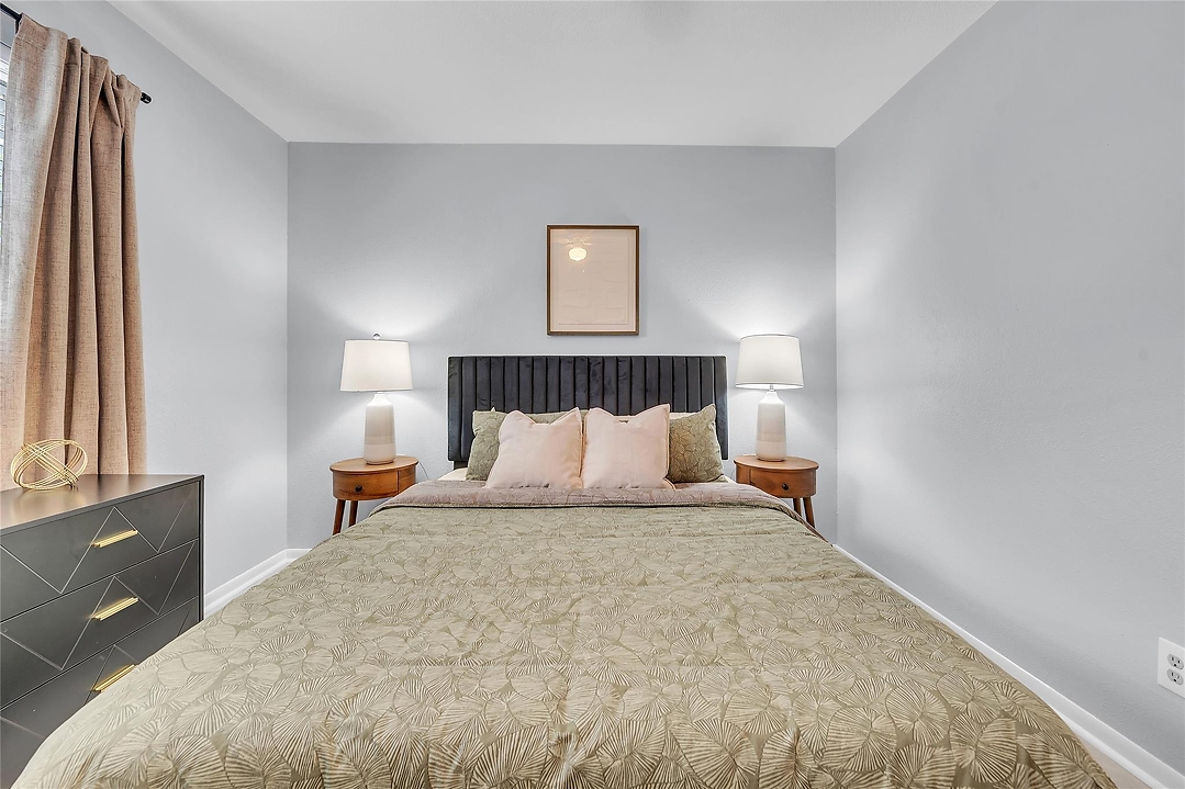 Listing images