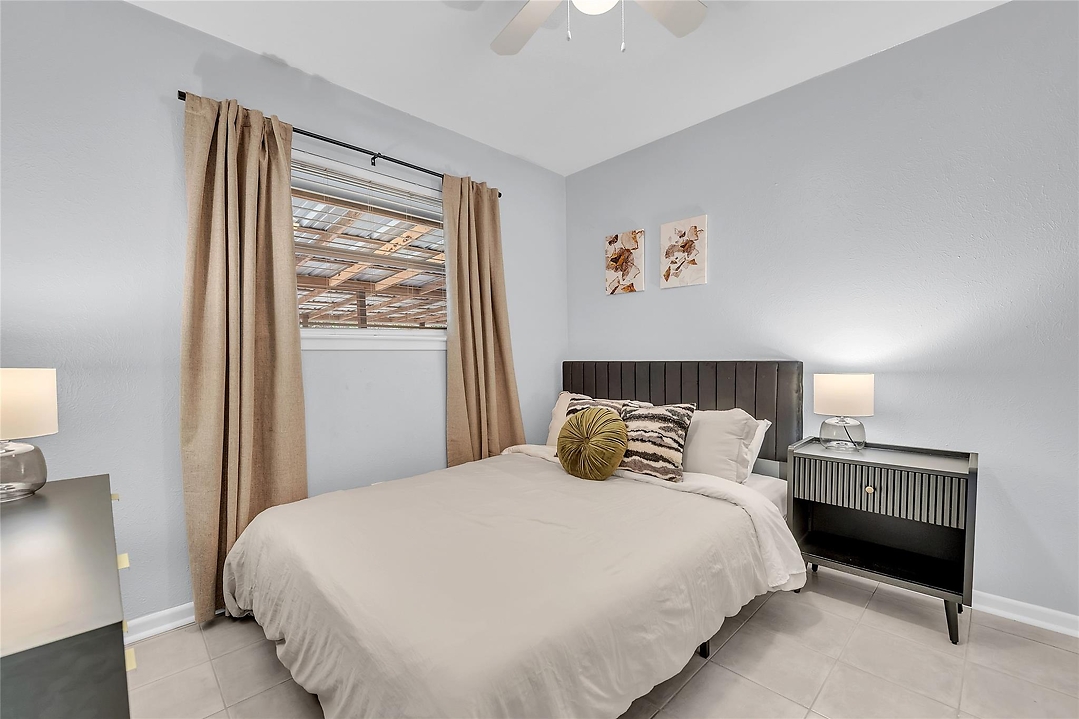 Listing images