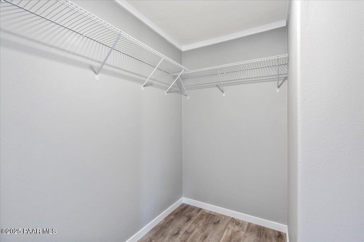 Listing images