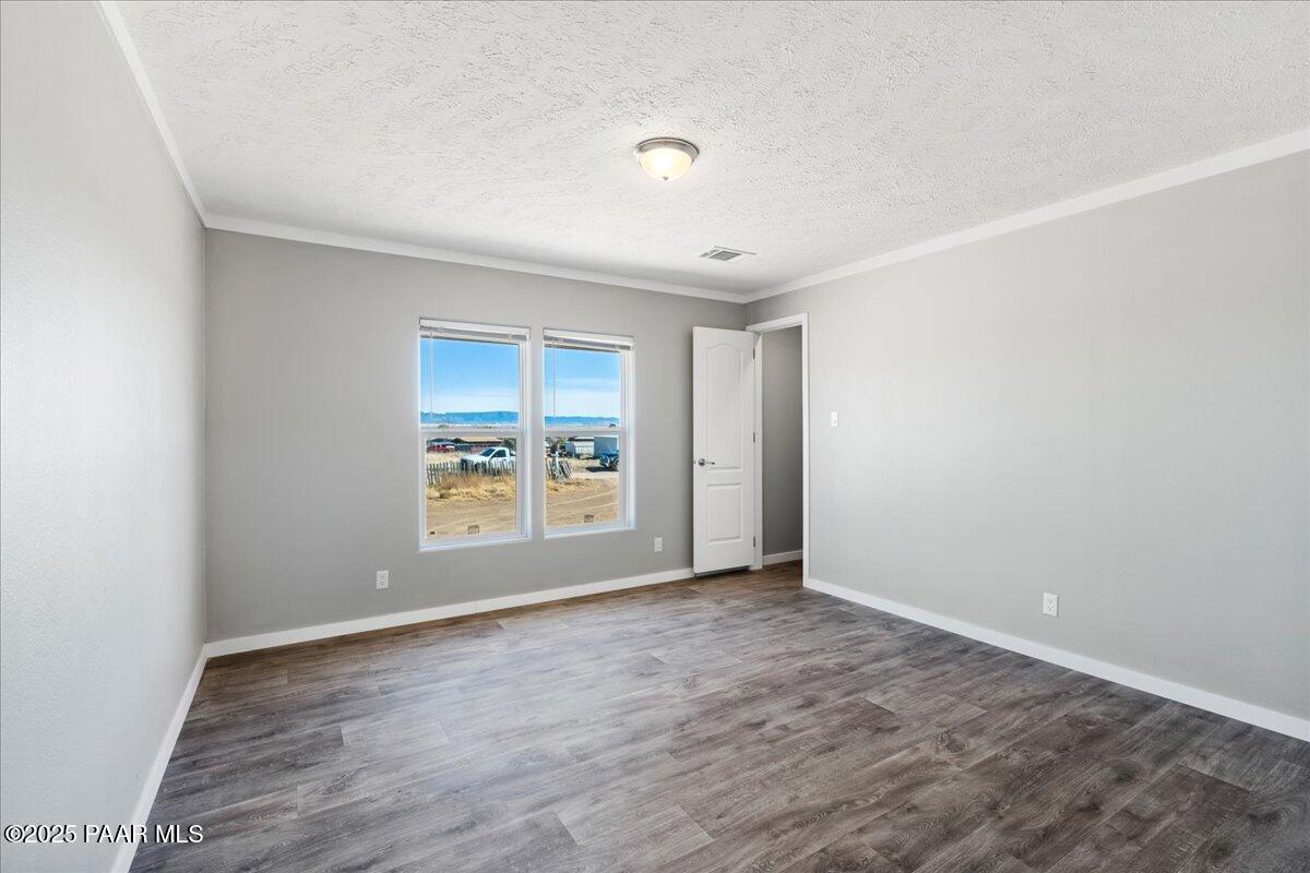 Listing images