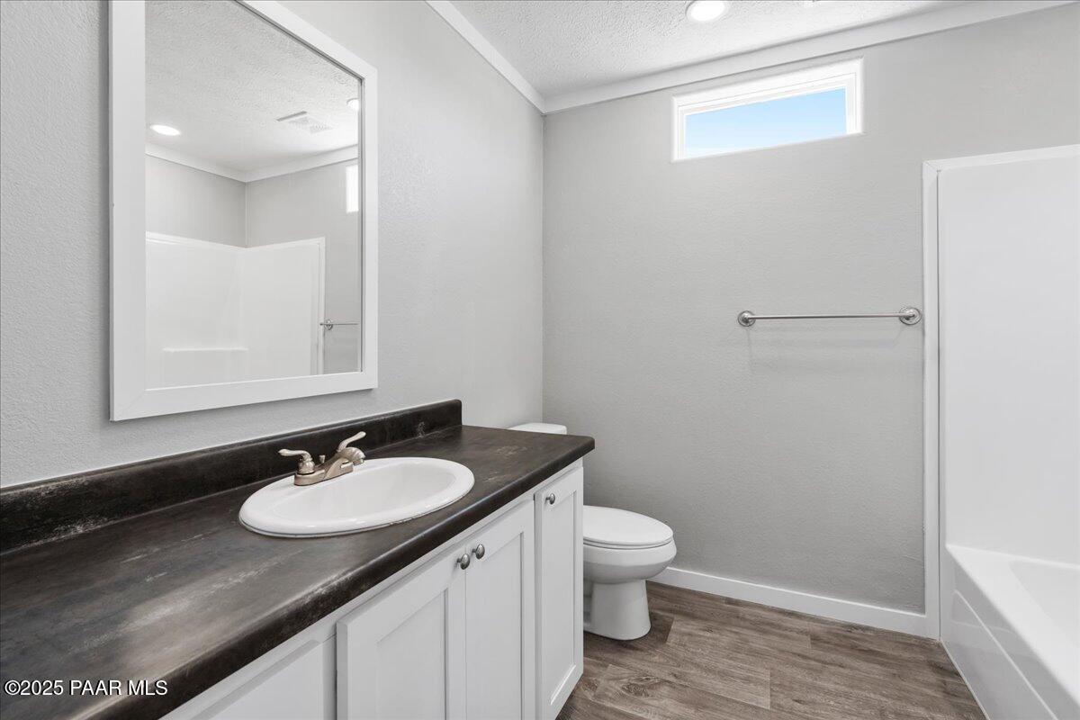 Listing images