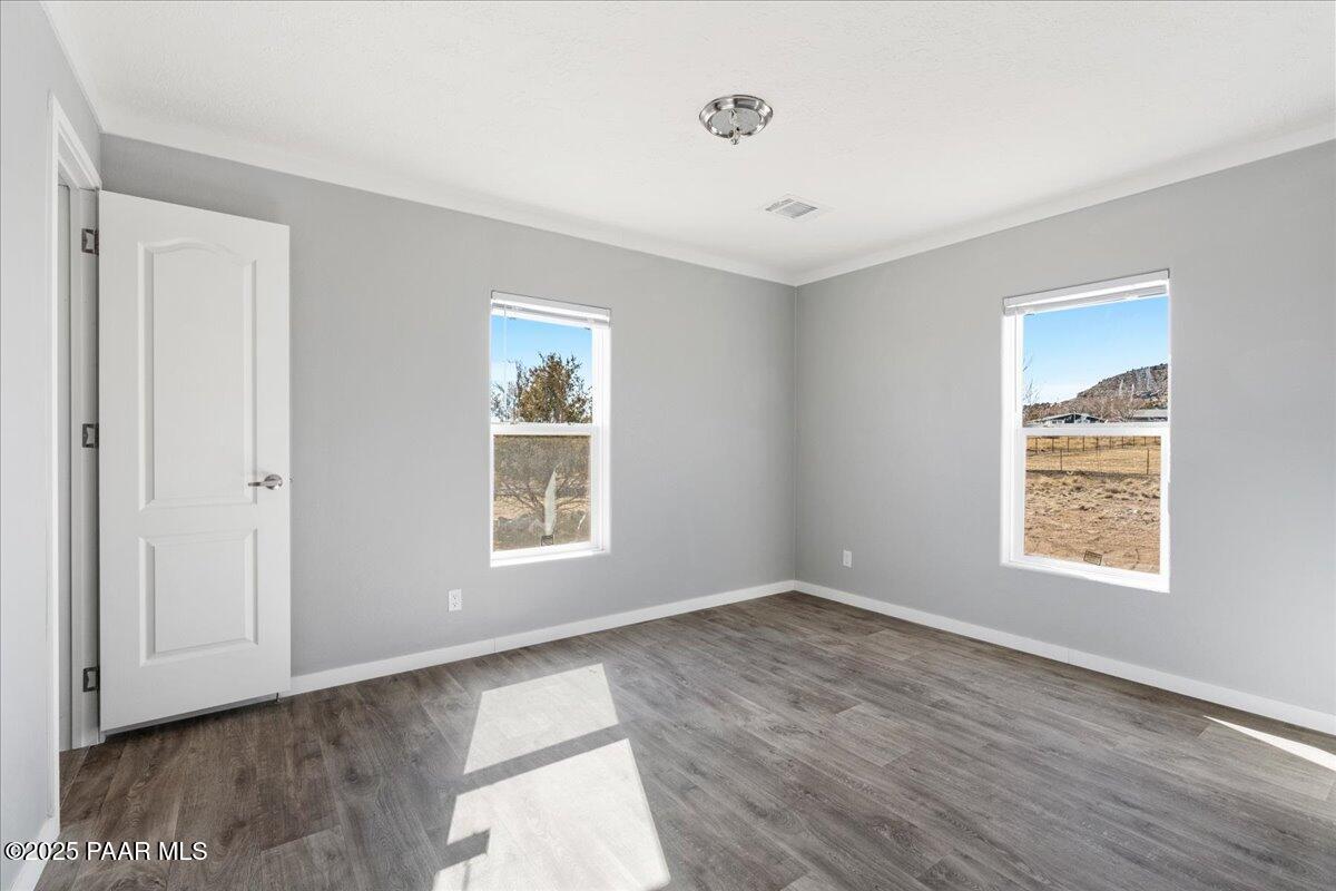 Listing images