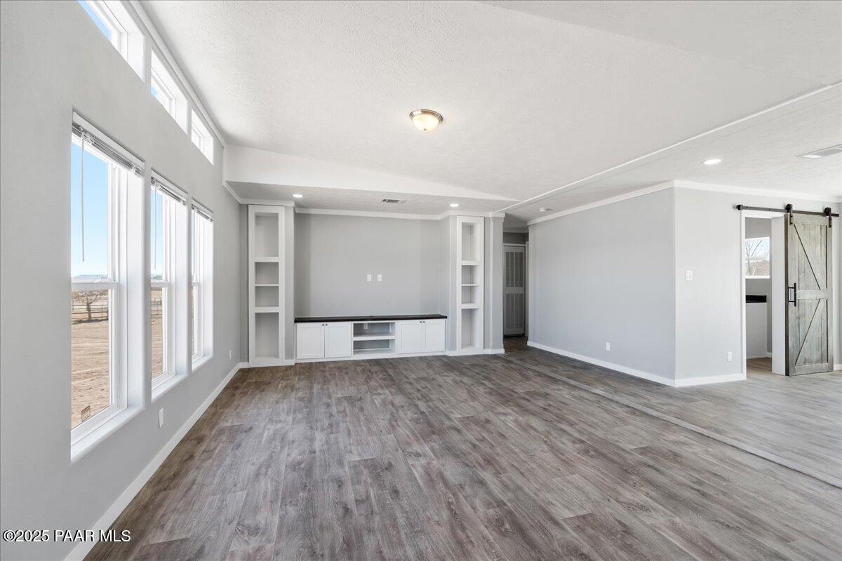 Listing images