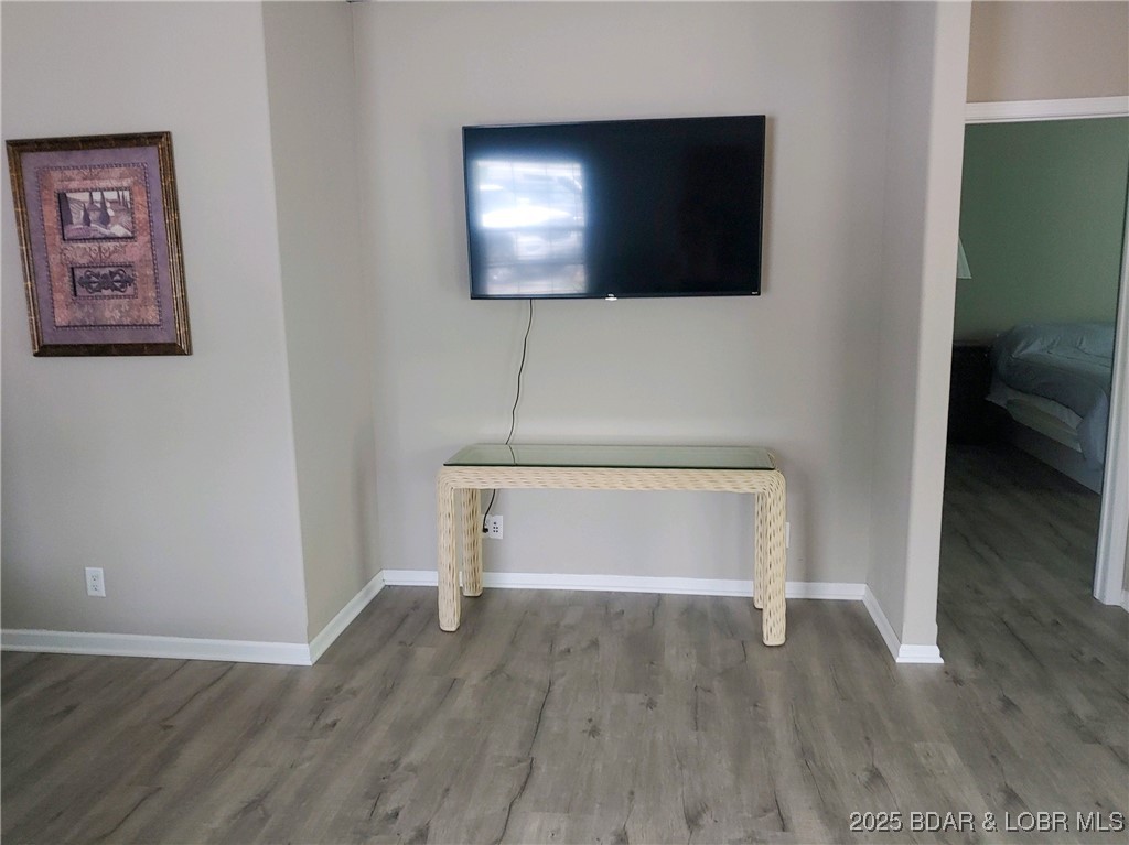 Listing images