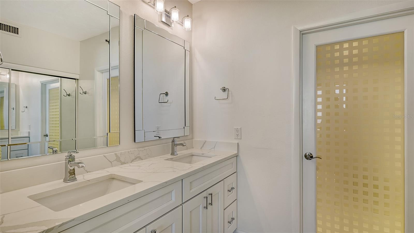 Listing images
