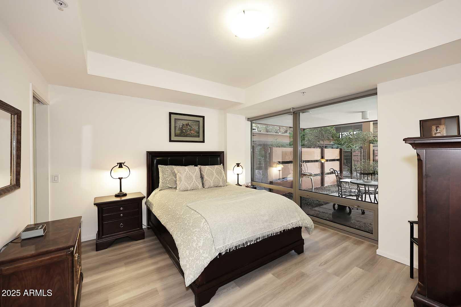 Listing images
