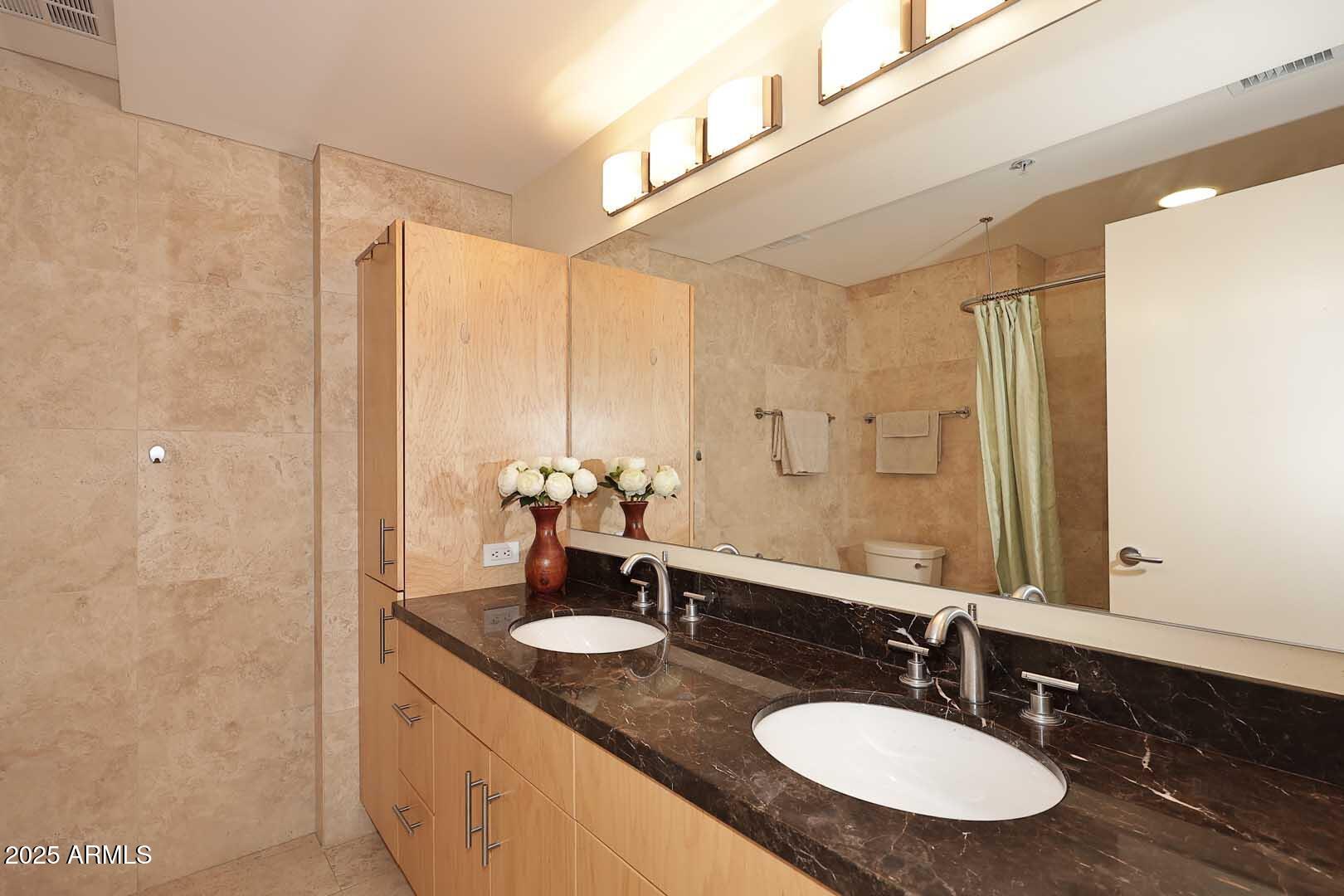 Listing images
