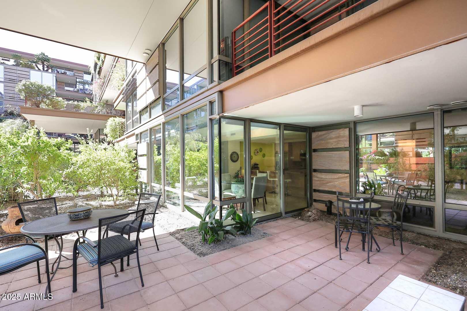Listing images