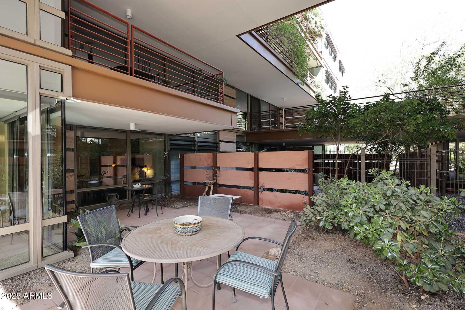 Listing images