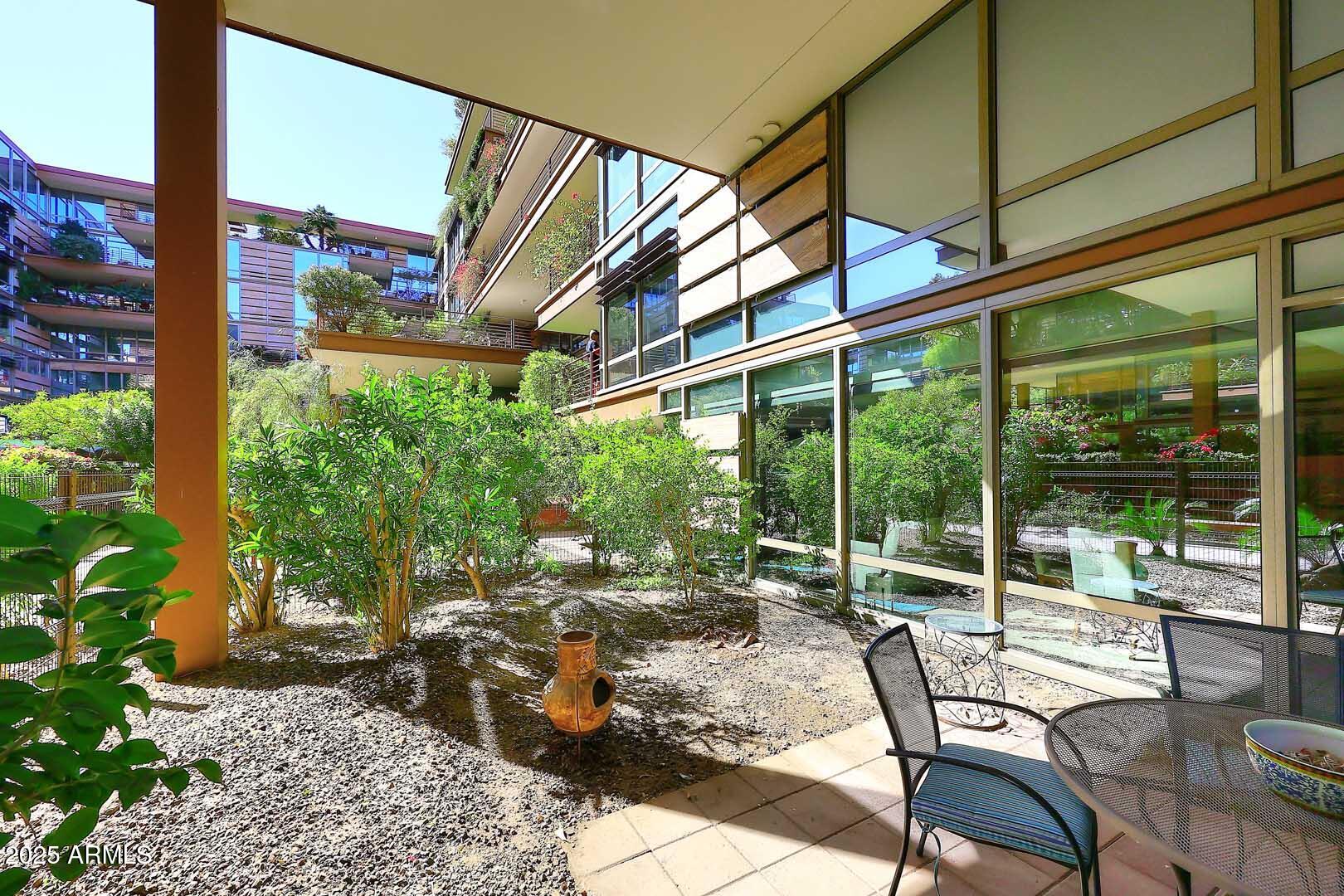 Listing images