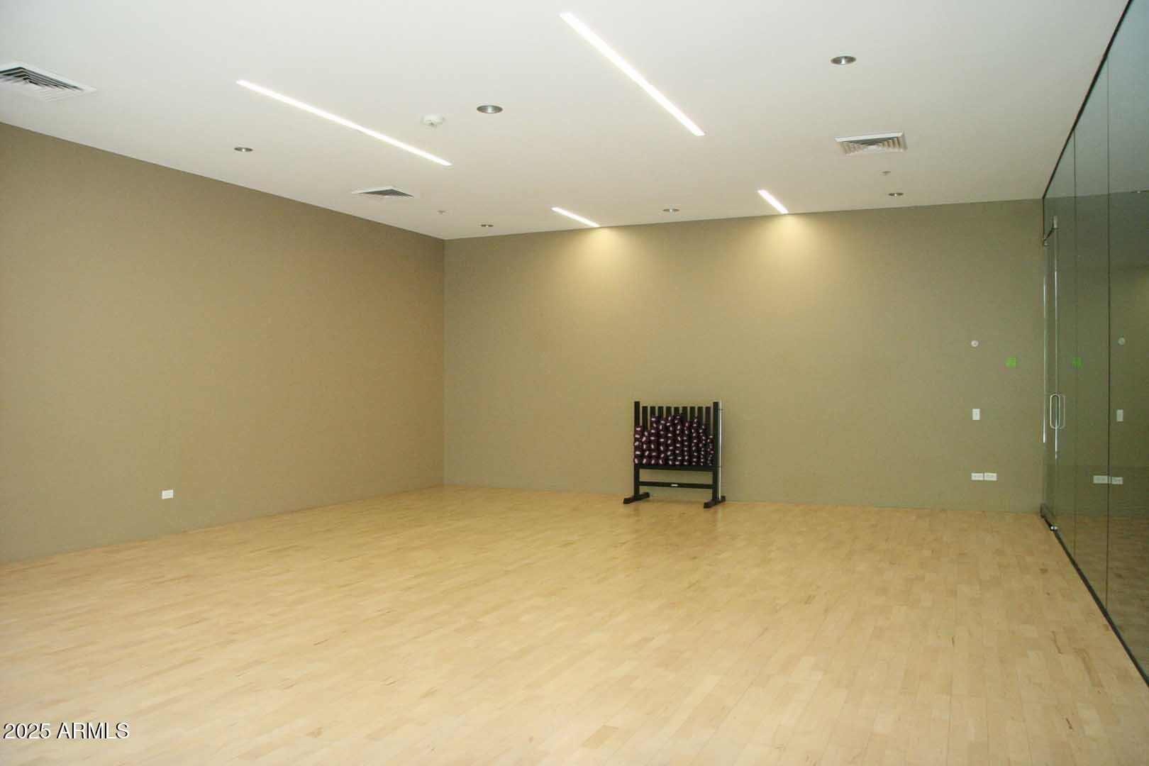 Listing images