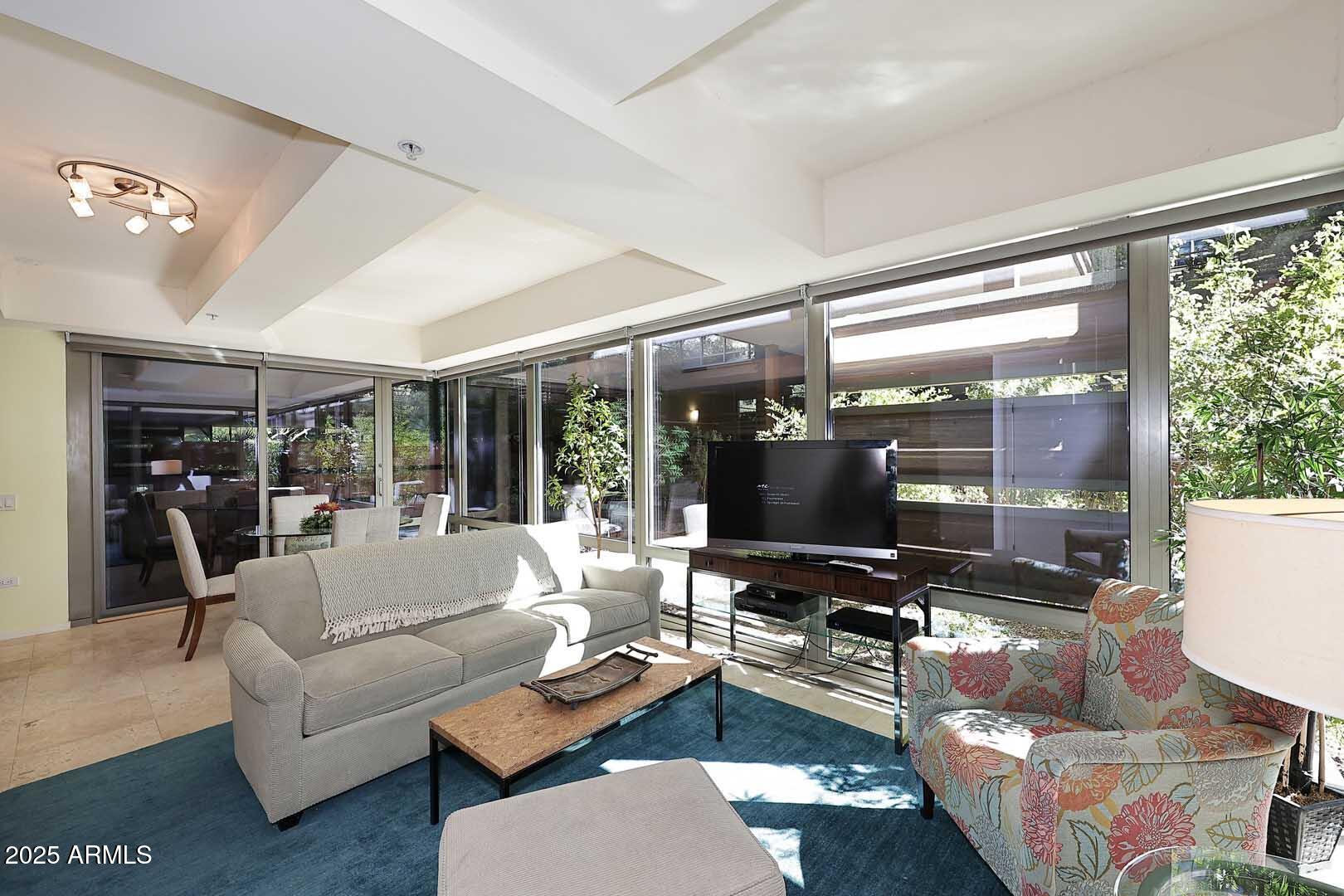 Listing images