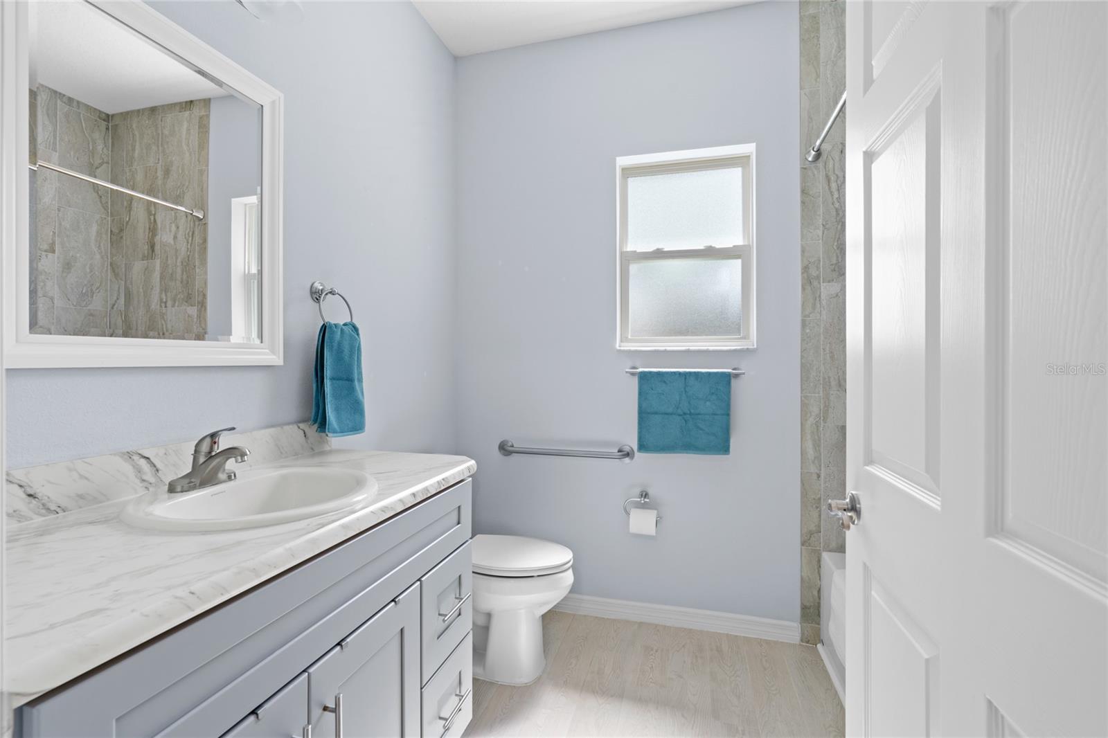 Listing images