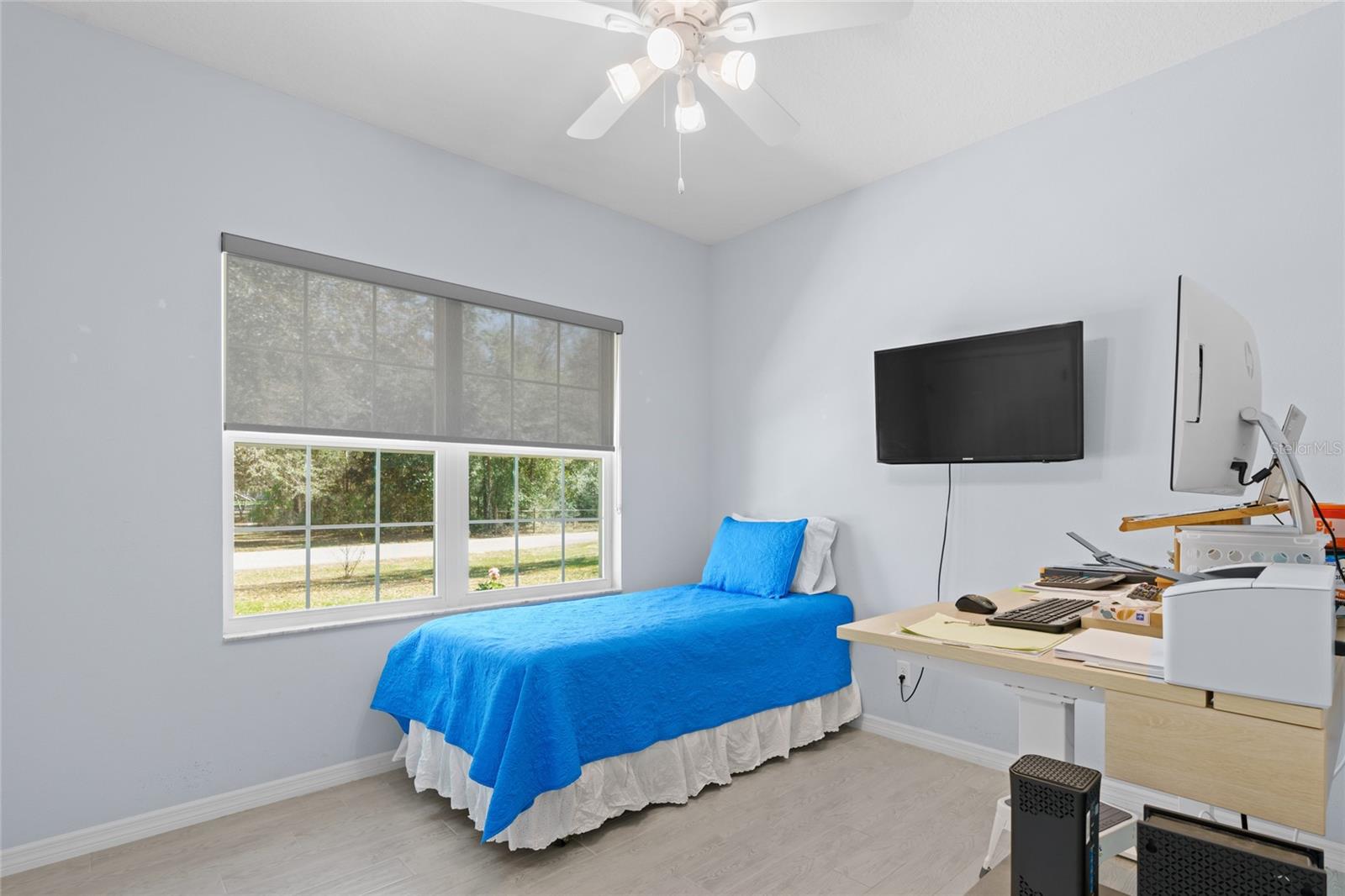 Listing images