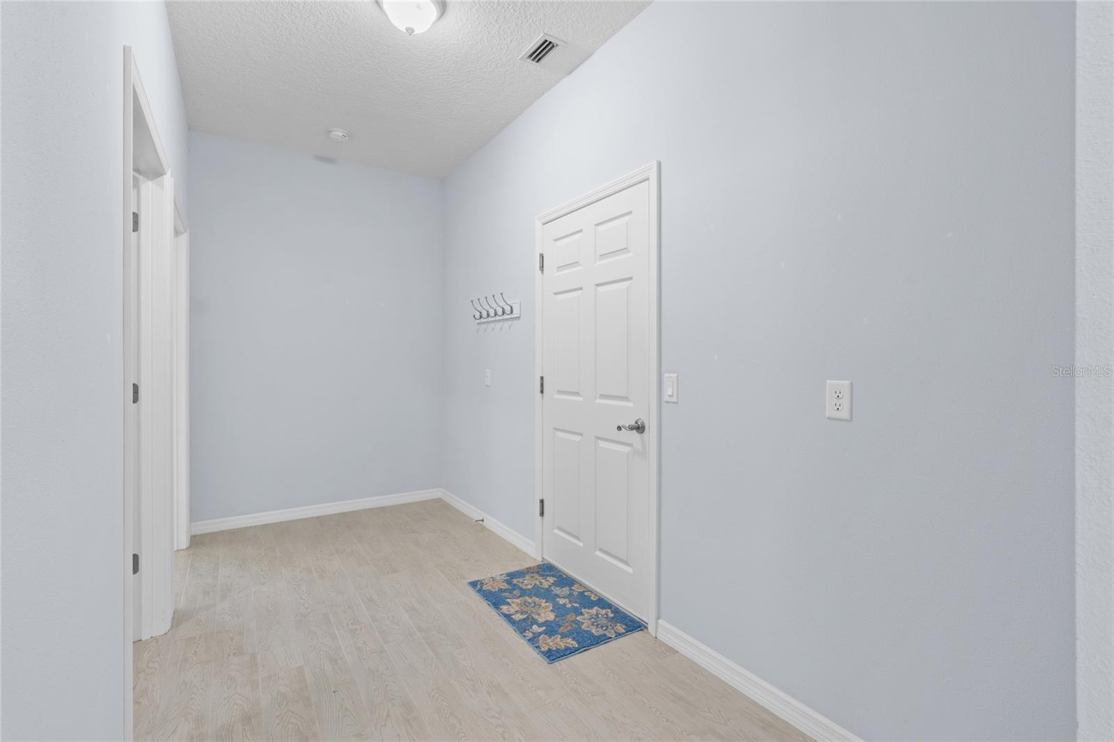 Listing images