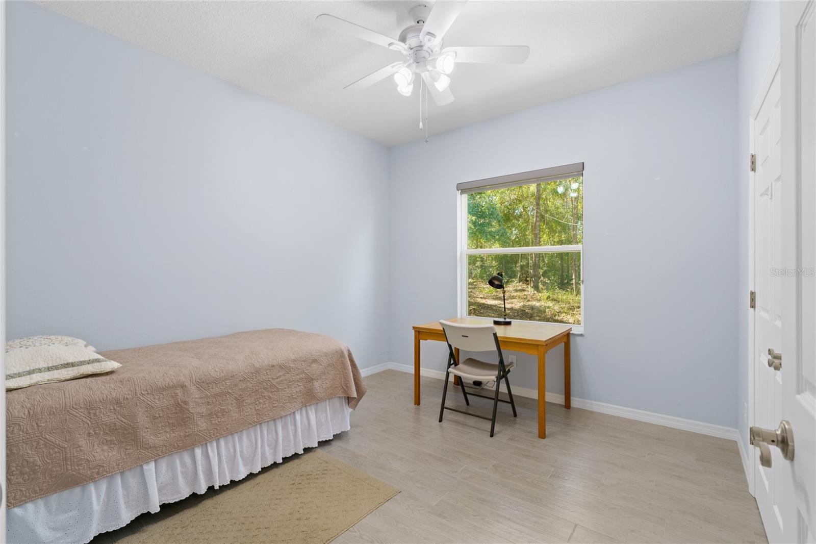 Listing images