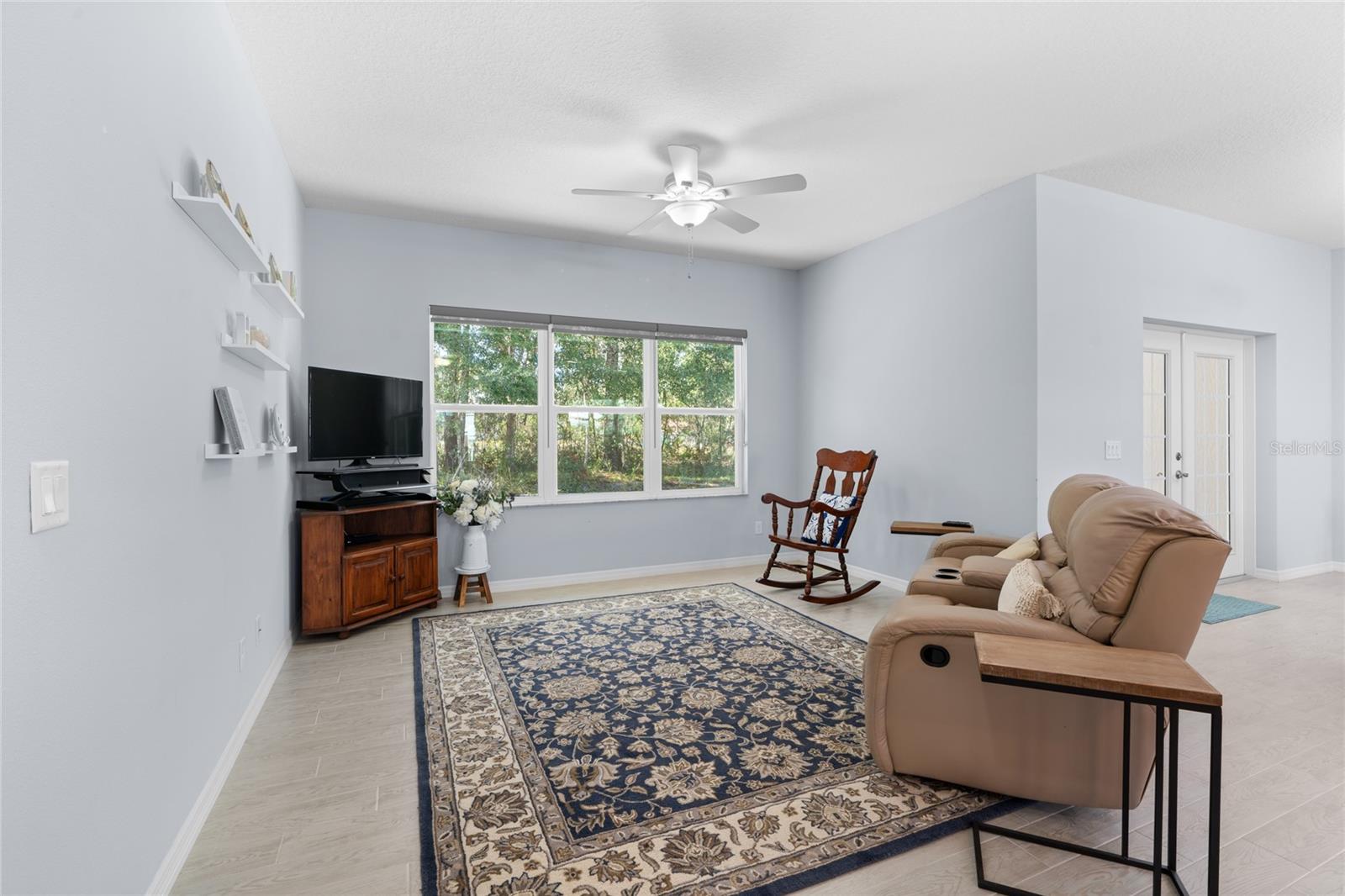 Listing images