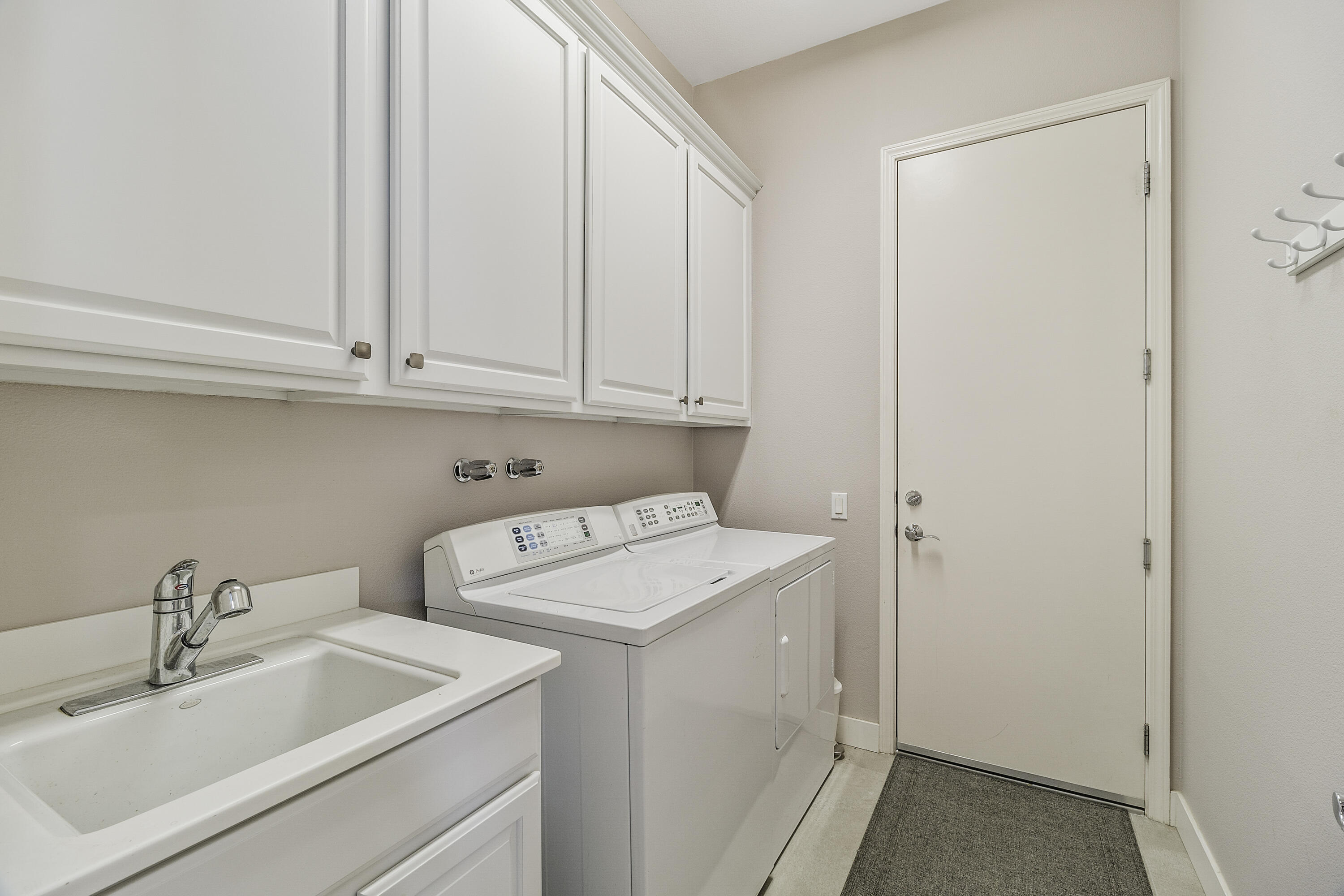 Listing images