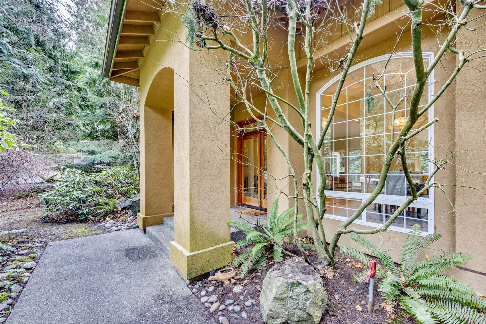 Listing images