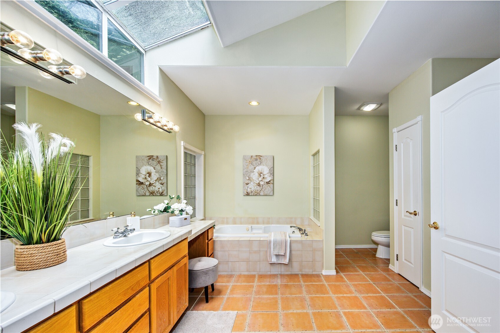 Listing images