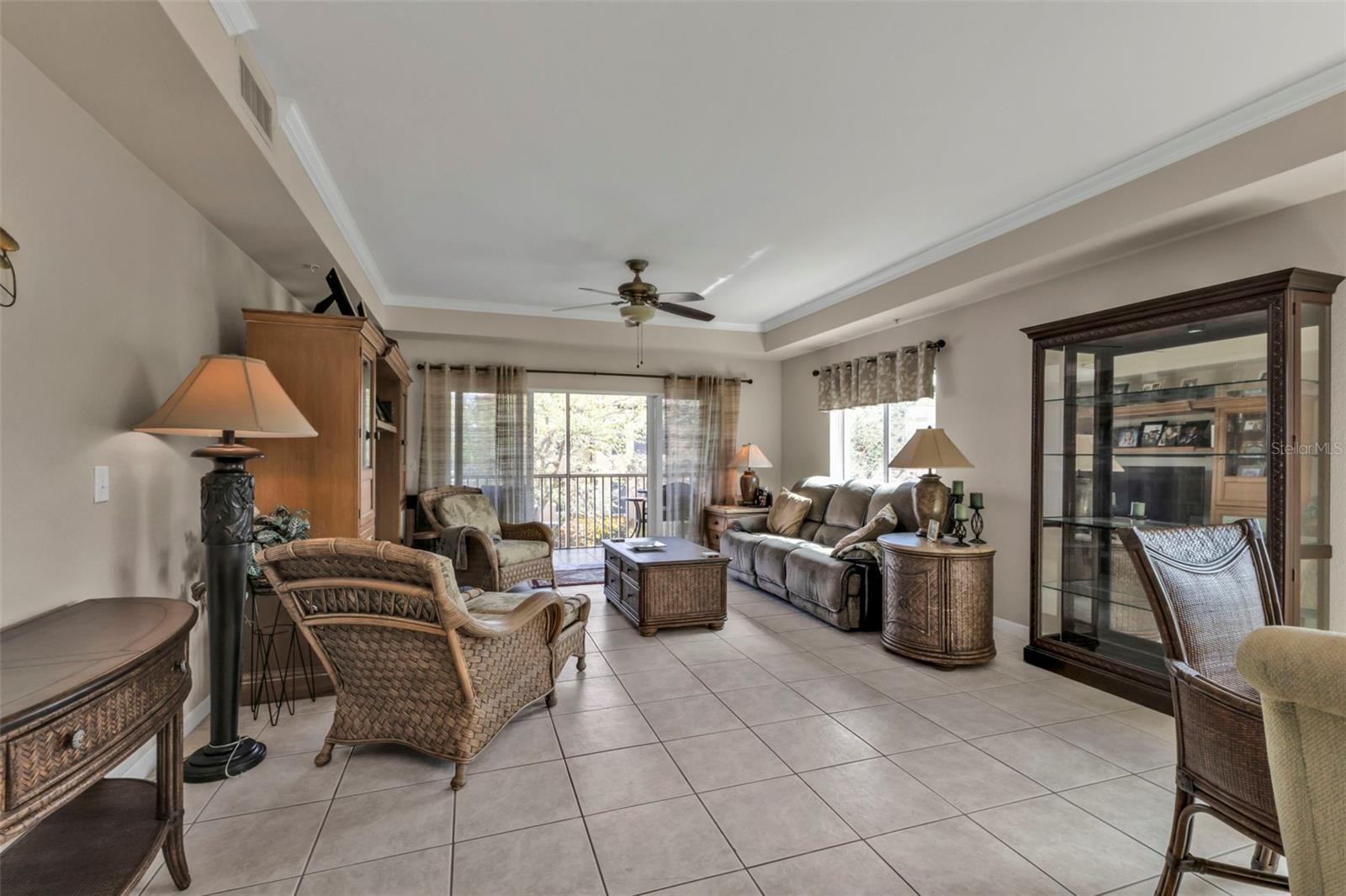 Listing images