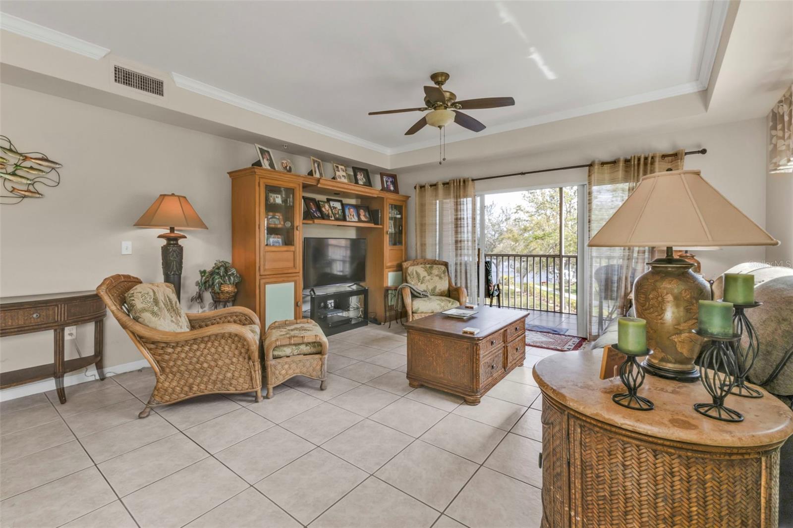 Listing images