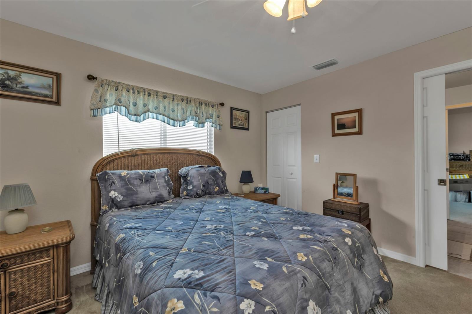 Listing images