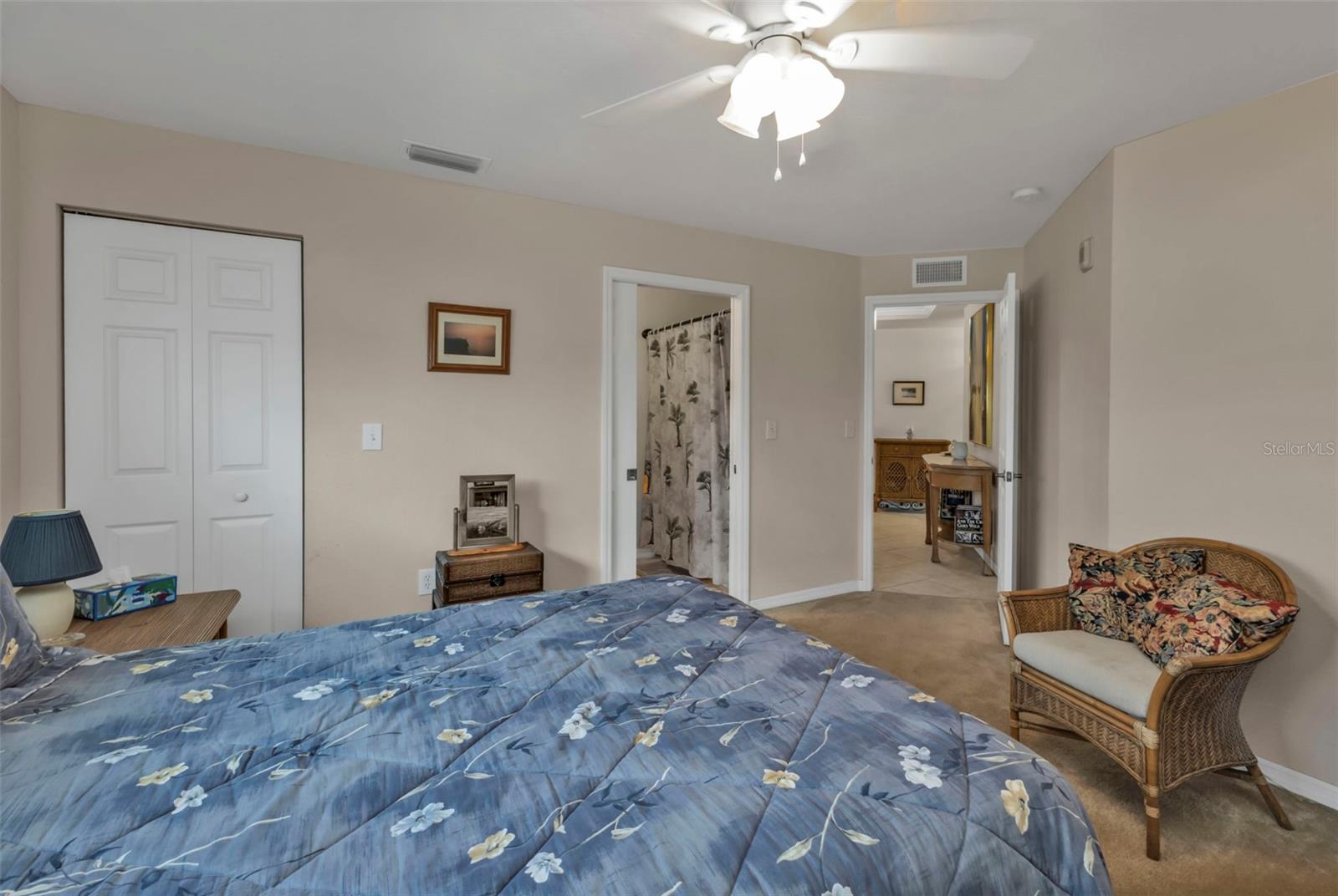 Listing images