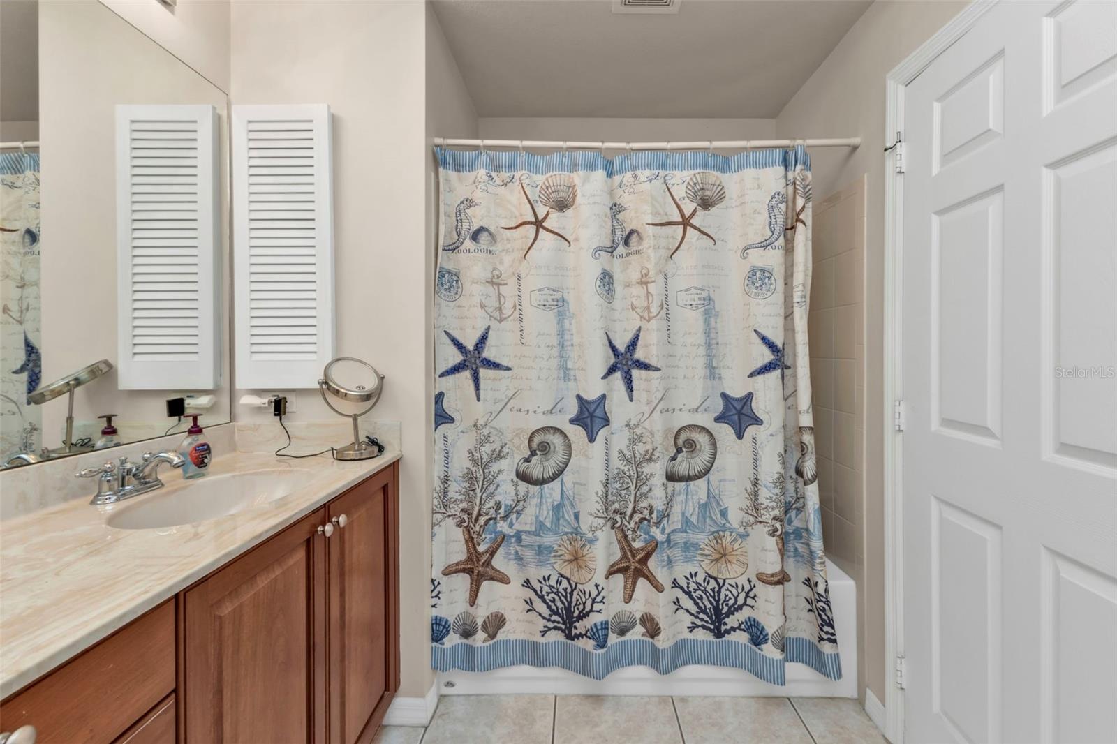 Listing images