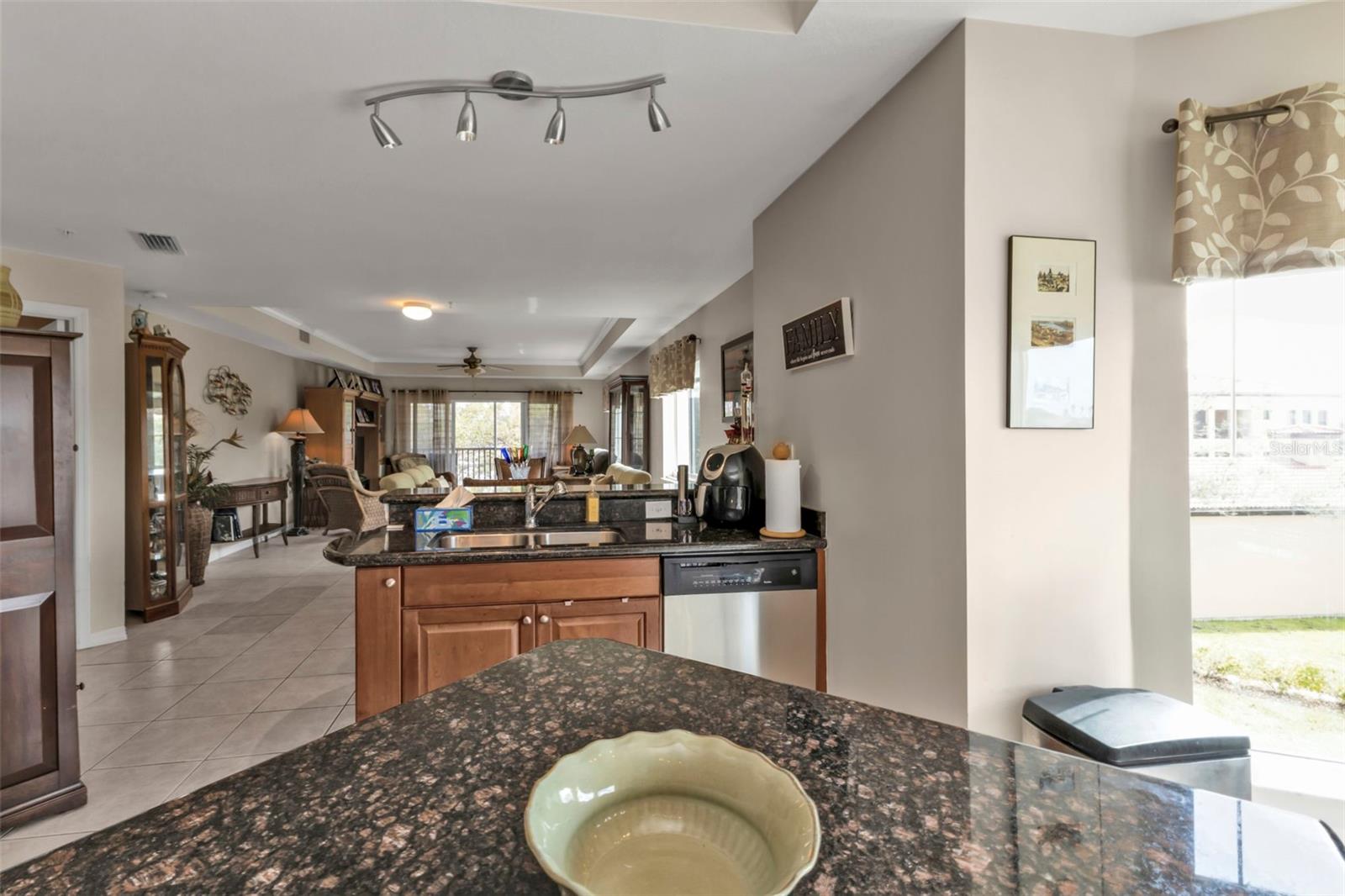 Listing images