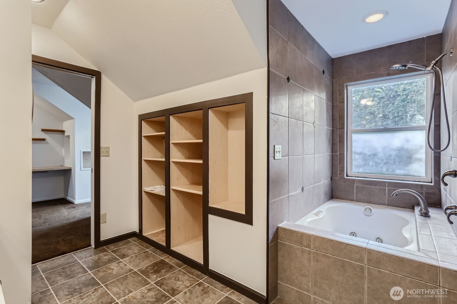 Listing images