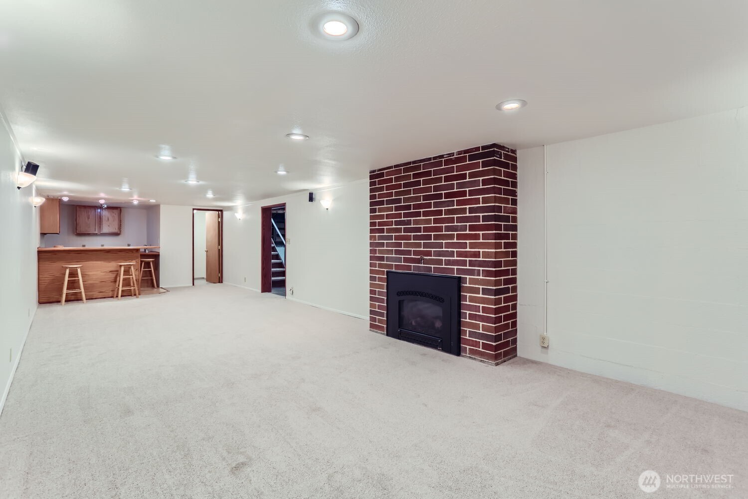 Listing images