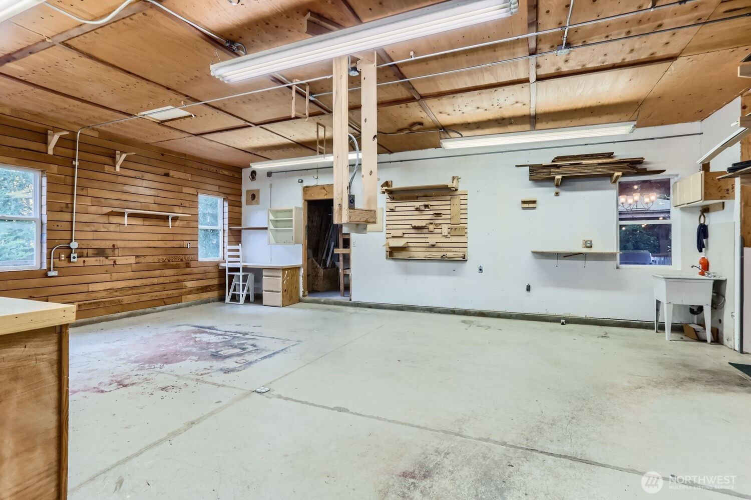 Listing images