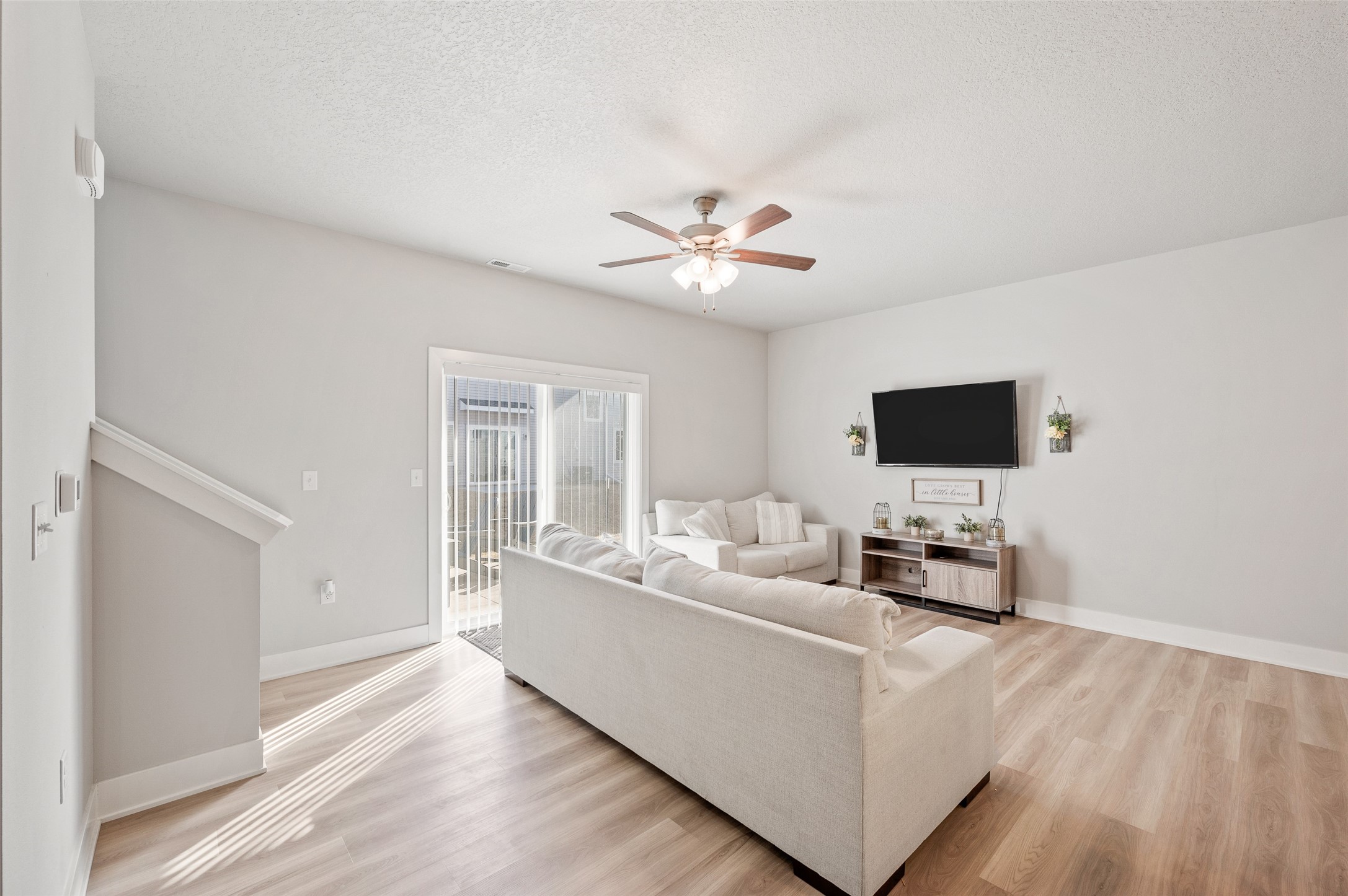 Listing images