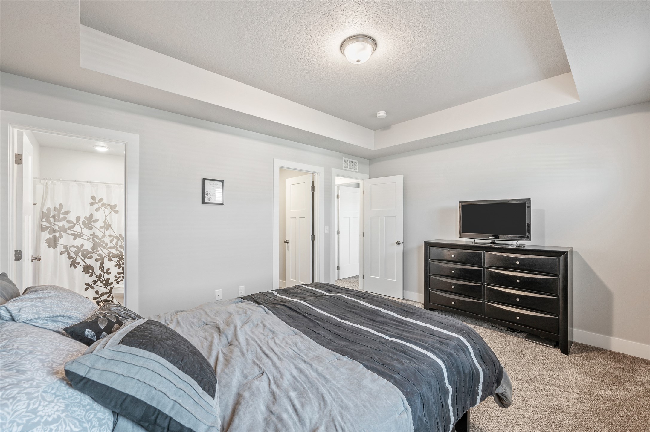 Listing images