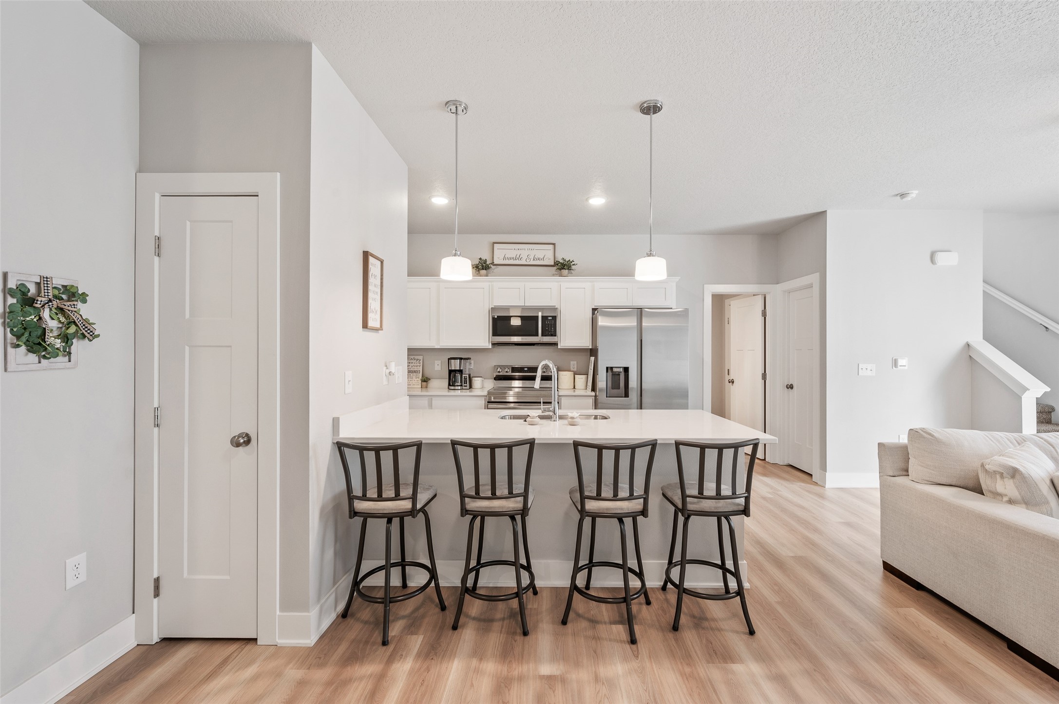 Listing images
