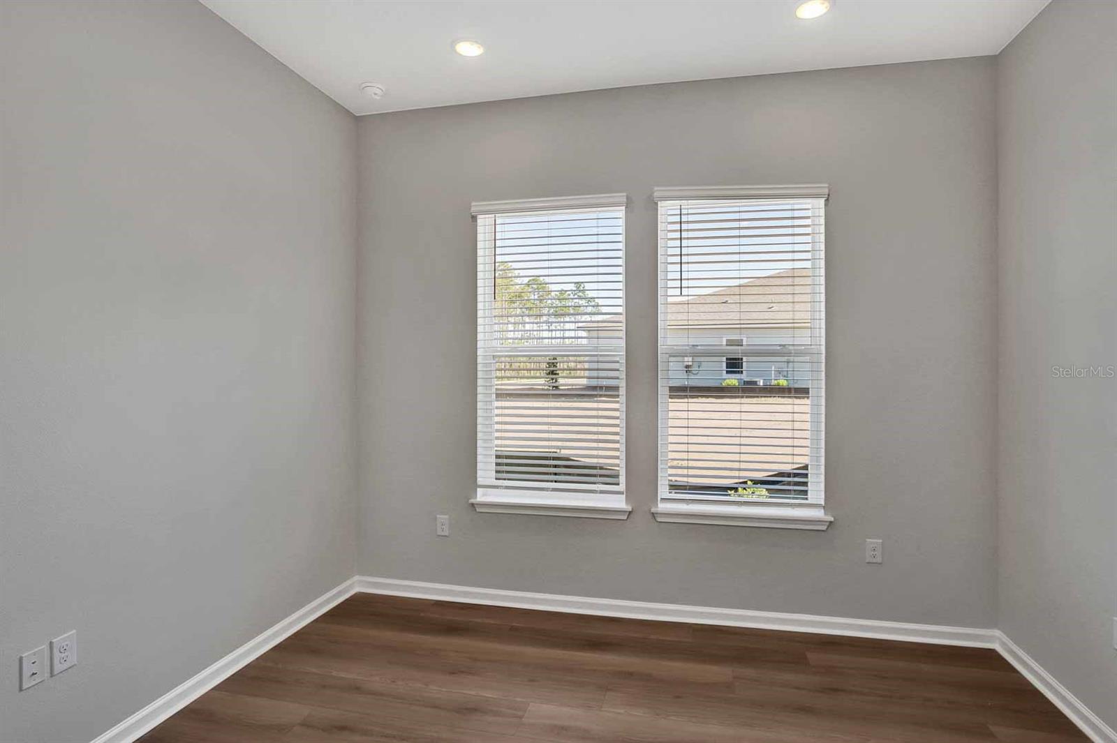 Listing images
