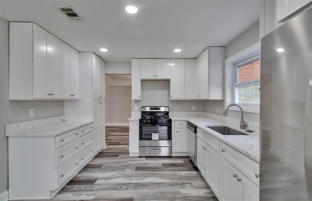 Listing images
