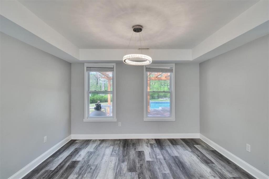 Listing images
