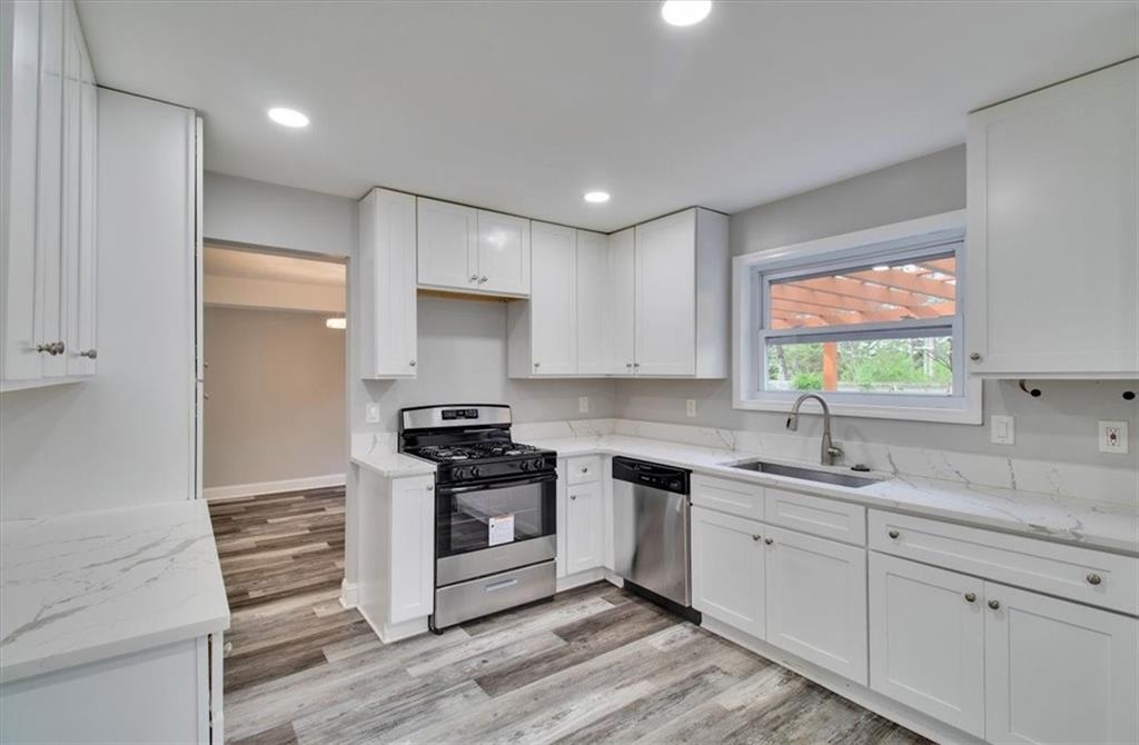 Listing images