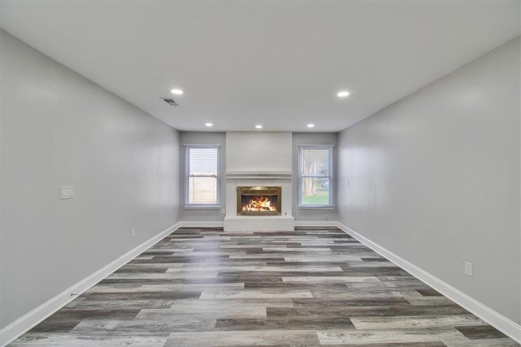 Listing images