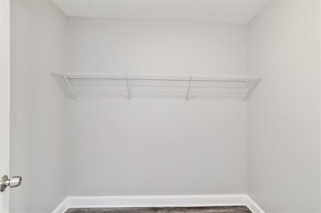 Listing images