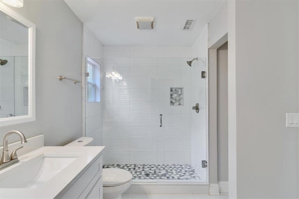 Listing images