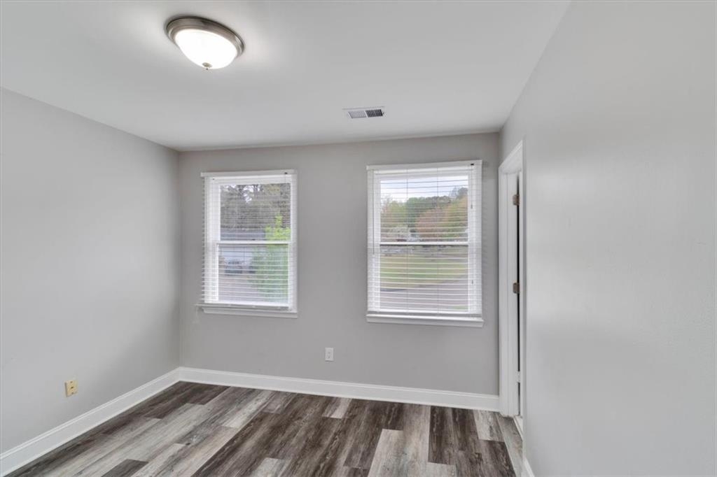 Listing images