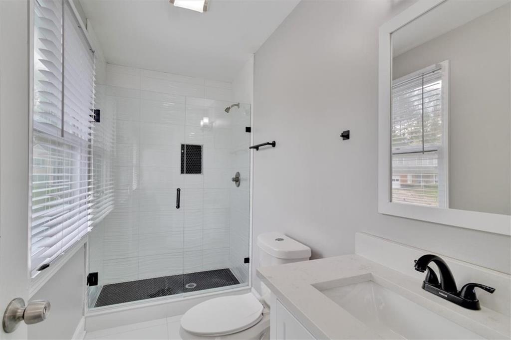 Listing images