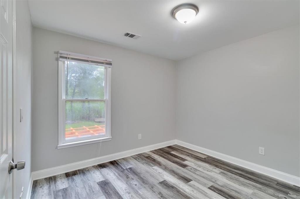 Listing images