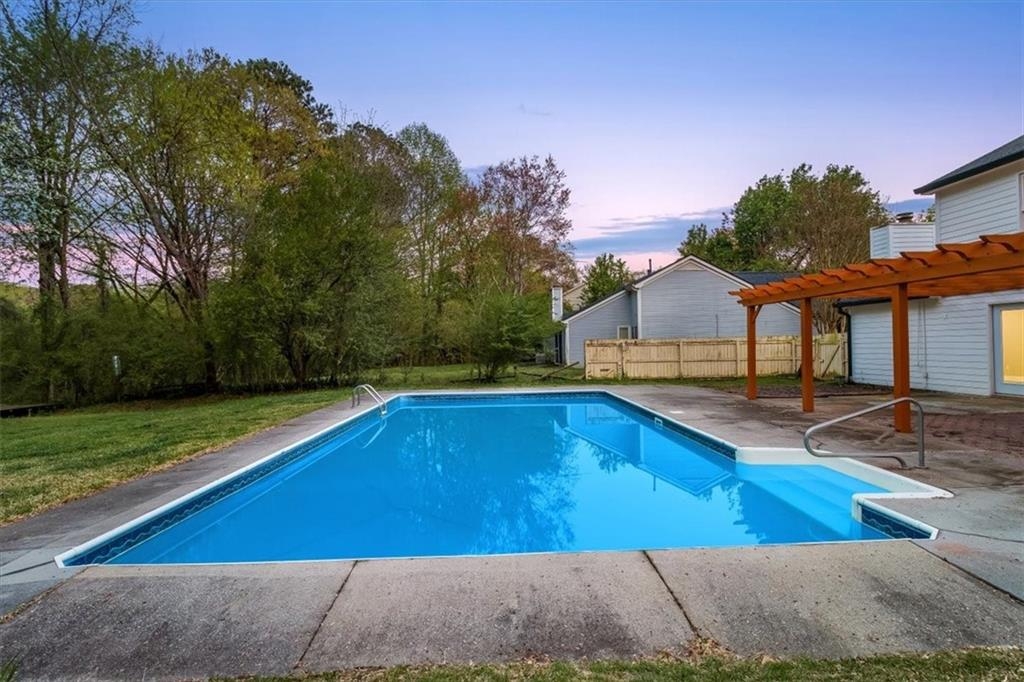 Listing images