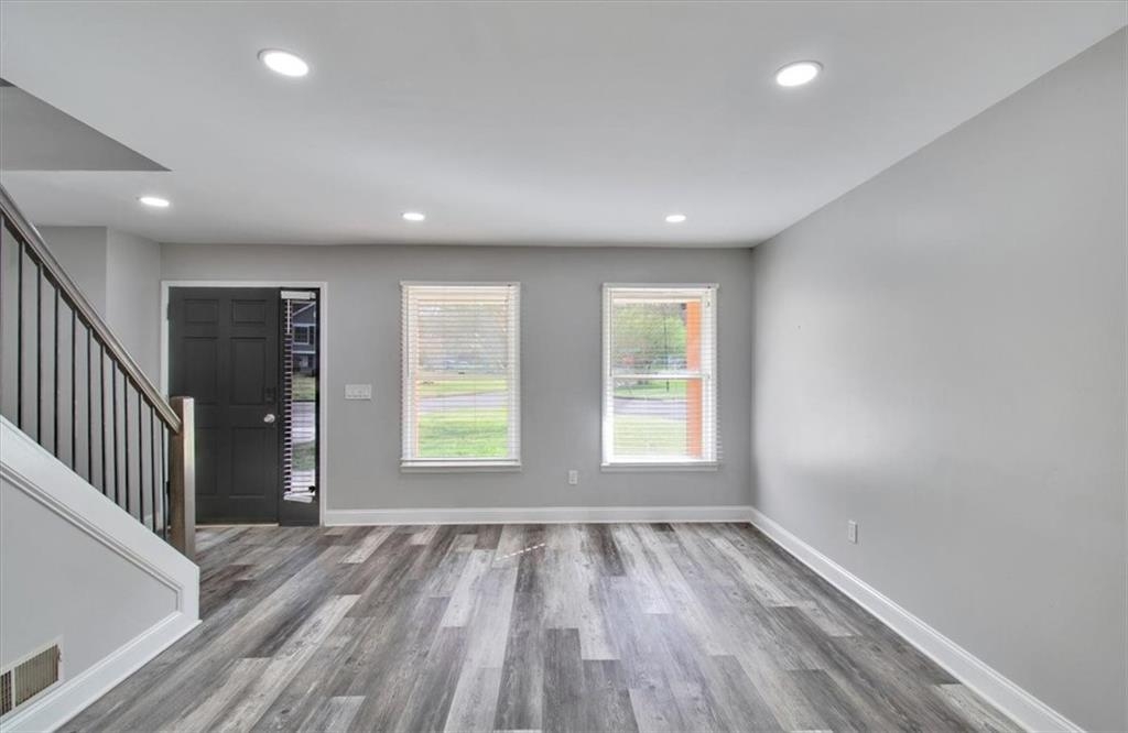 Listing images